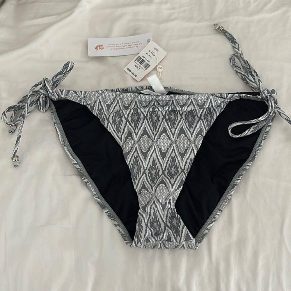 PilyQ bikini bottom. Grey and white Aztec pattern. Sz L. New with tags.